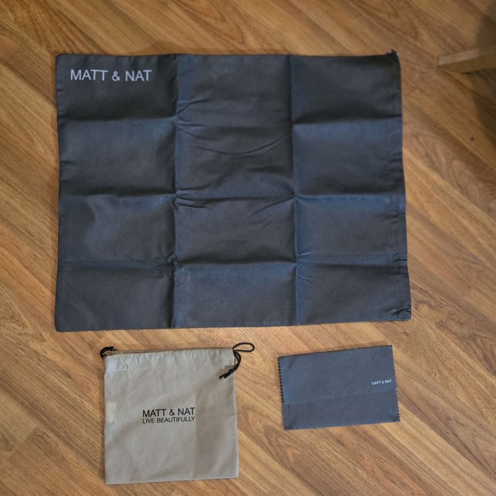 Matt & Nat Dust Bags Set